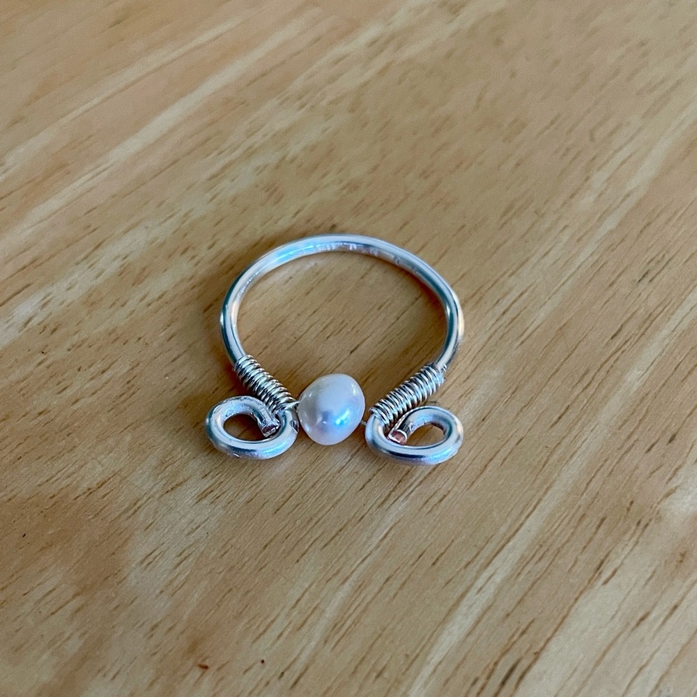 NWOT Artisan Silver Plated Pearl Wire Wrapped Ring Size 7.5